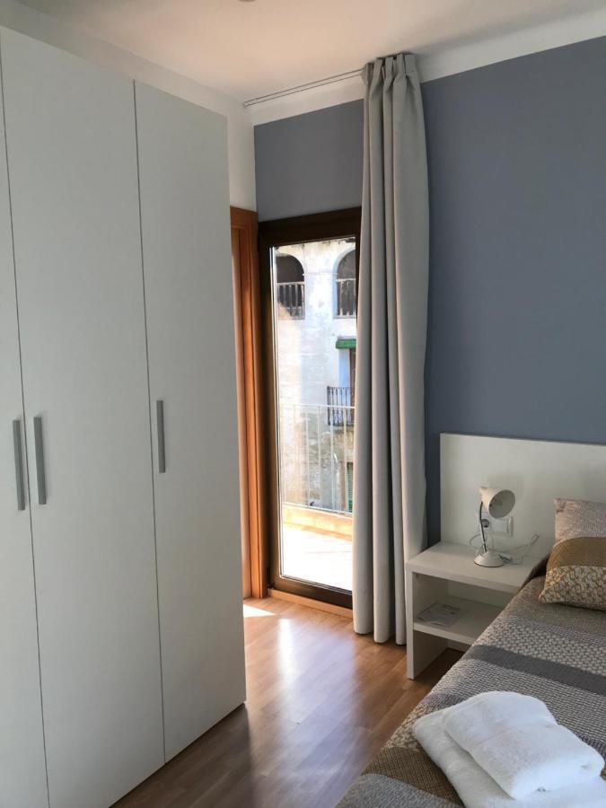 Hostal Casiano Camarasa ภายนอก รูปภาพ